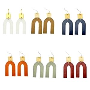 U shaped dangle wood earrings